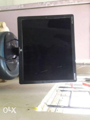 Excellent condition lcd monitor 18 inches