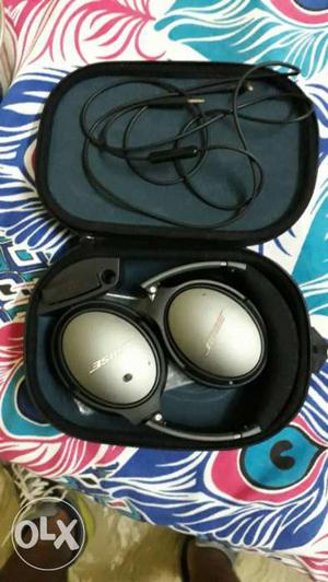 Gray And Black Bose Headphones