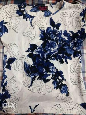 * M size *Floral print *Easy to wash *Attractive