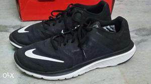 Men's Nike Lite Run 3 Running Shoes (un used) UK-9.5