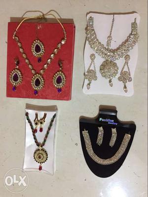 Set of fashion jewellery
