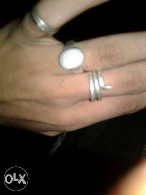 Silver-colored White Oval Ring