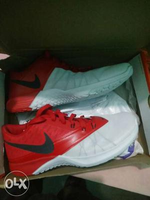 This is brand new Nike shoes trainer fs. Size 8.I