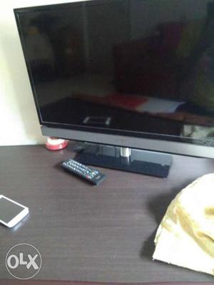 Toshiba 29 inches LED TV. mint condition. make
