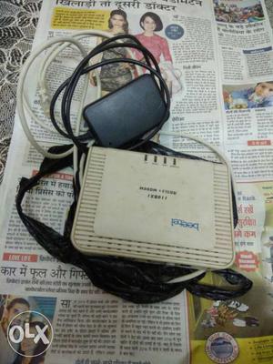 Whjite Beetel Router With Charger