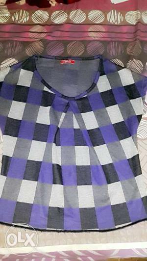 Woollen material checkered top (Size M) Not negotiable