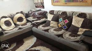 3 siter and 2 siter sofa very good condition.