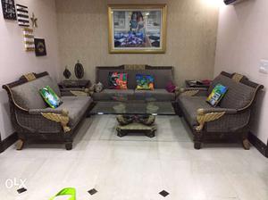 7 seater sofa with center table snd 2 corner
