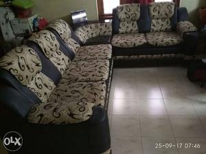 Attractive couch for resale