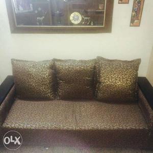 Beautiful 5 Seater Sofa Set with Large Cushions