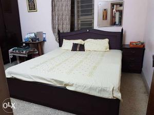 Brown Wooden Frame Bed+Expensive Foam Mattress