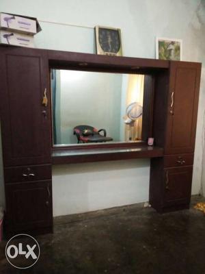 Dressing, make up table, ideal for beauty parlors