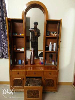 Dressing table is made of sag wood with 4