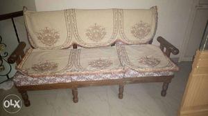 Five seater sofa set in very good condition