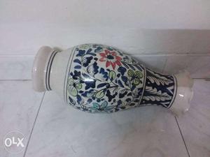 Flower vase 22inch tall price NEGOTIABLE