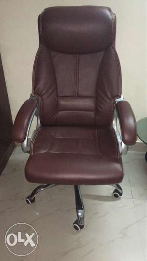 Recliner office chair in very good condition