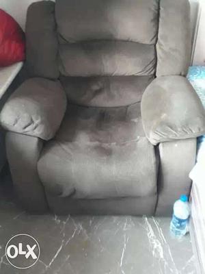 Recliner,recline not working,manual recline price negotiable