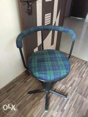 Revolving chair in good condition, please