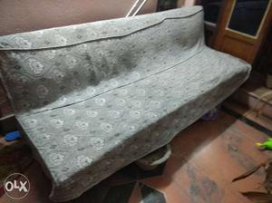 Sofa in good condition available in Naihati