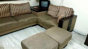 Sofaset in good condition 3+2 Plus 2 puffies+