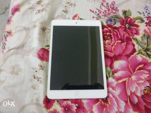 Apple iPad Mini 2 Tablet (7.9 inch, 16GB, Wi-Fi +