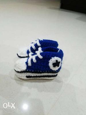 Baby's Pair Of Blue-black-and-white Knitted High Top