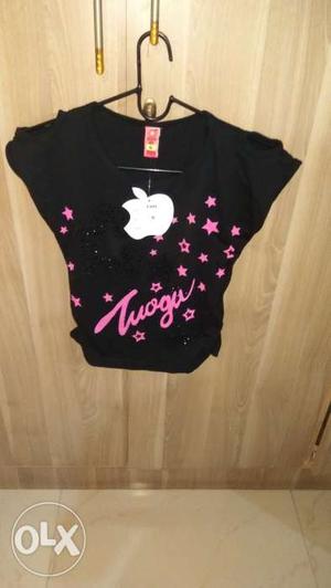 Black top suitable for 5_-6 yr old