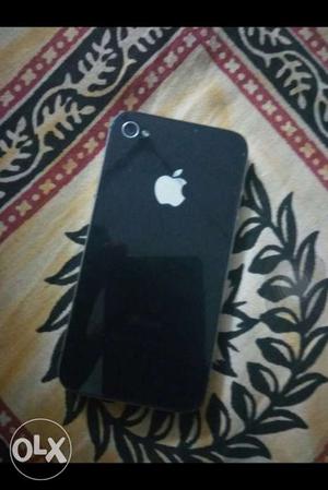IPhone 4s 8gb scratchless..working properly