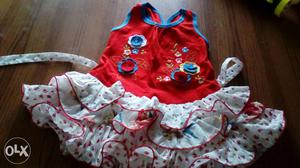 Its a frock for 1-2 years baby. Can be worn any