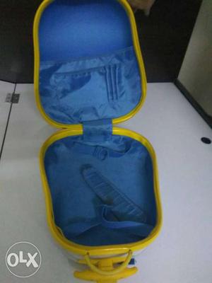 Kids suitcase in very good condition