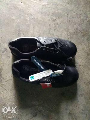 New BATA Safety Shoes urgent for sale. Size: 9