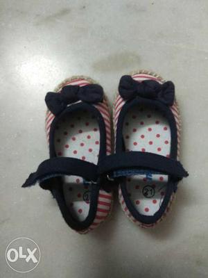 New Toddler's (9_12 months)Pair Of Red-and-white Strap Shoes