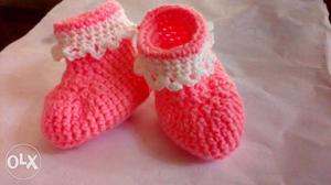 Pink crochet baby bootie