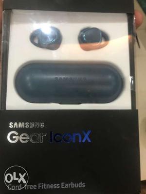 Samsung Gear iconx earbuds mint condition new 2-3