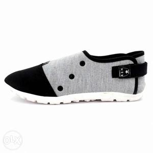 Toddler's Unpaired Black And Gray Shoe