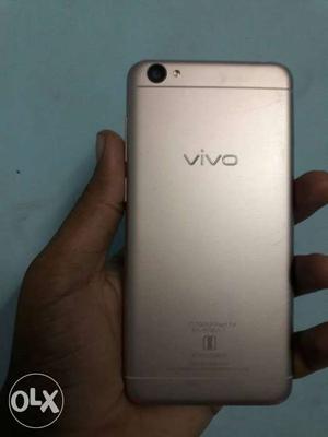 Vivo y55l in mint condition Intrested cal me Nine