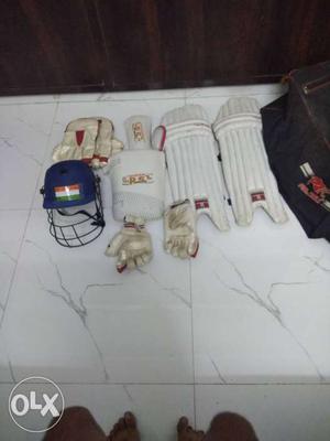 Full cricket kit (bat not included, pads, thigh