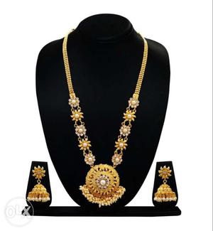 Gold-colored Beaded Floral Necklace And Earrings