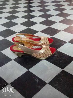 Gold-colored-and-red Peep-toe Slingback Kitten Wedges