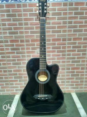 INT-38C Acoustic Guitar, Black In perfect condition