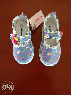 Kittens shoes for girls. Brand new. Unused. Size 24.