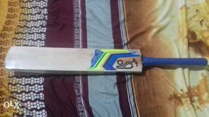 Kookaburra English willow cricket bat