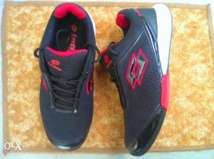 Lotto sports shoe, very stylish and comfortable.
