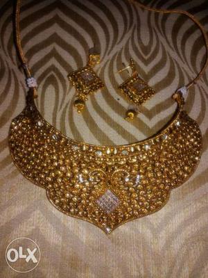Necklace with earing not used