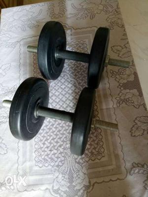 Set of dumbbells with 2 x 2 KGS and 4 x 3 KGS rubber coated