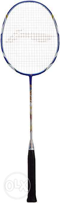 Very nice racket with cover li ning branded new