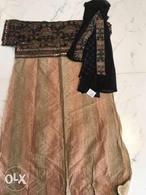 Women's Black, Brown,and Gray Floral Sari