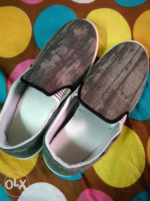 Brand new Globalite Pair Of Gray Suede Slide-on Shoes