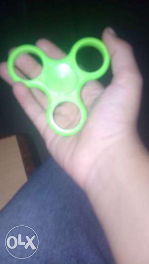 Green Tri-hand Spinner Frame