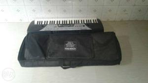 Grey And Black Yamaha Electronic Keyboard yamaha PSR175